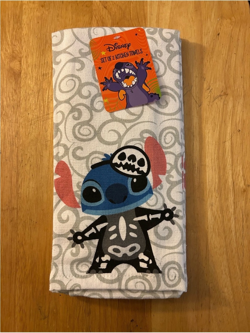 Disney Stitch NWT kitchen towels